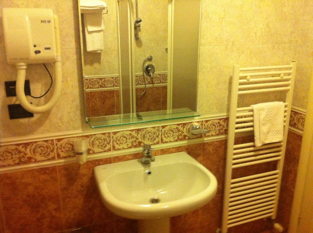 Hotel Impero Brescia Oda fotoğraf